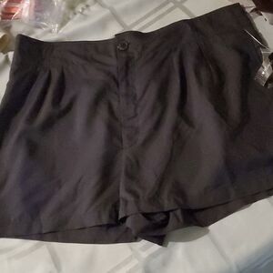I love Ronson shorts size 16 women's black New